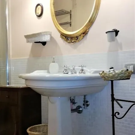 House With Private Garden In Cortona's Town Centre Casa vacanze *
